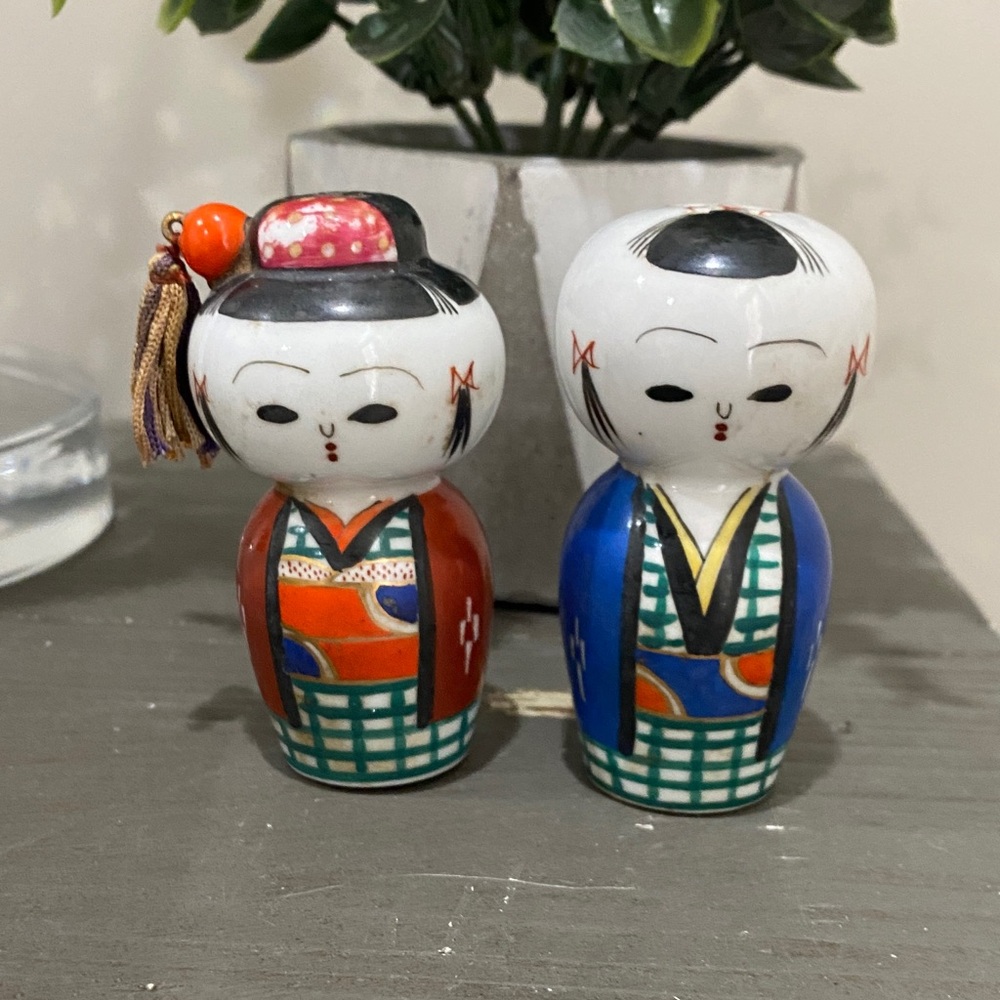 VTG Ceramic Kokeshi Doll Salt and Pepper Shakers with original box
